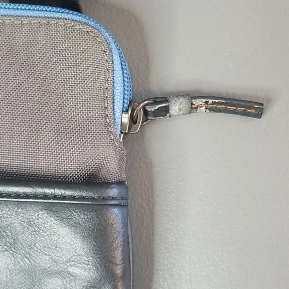 Hugo Boss Envelope Bag - Picture 6 of 16